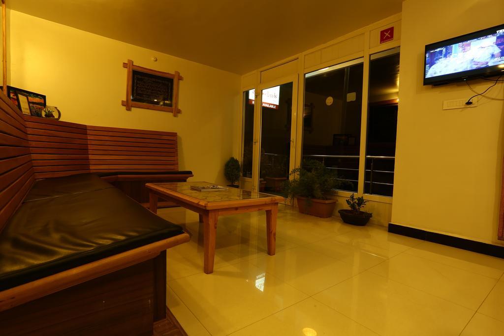 Hotel Al Woodlands Residency Ooty Esterno foto