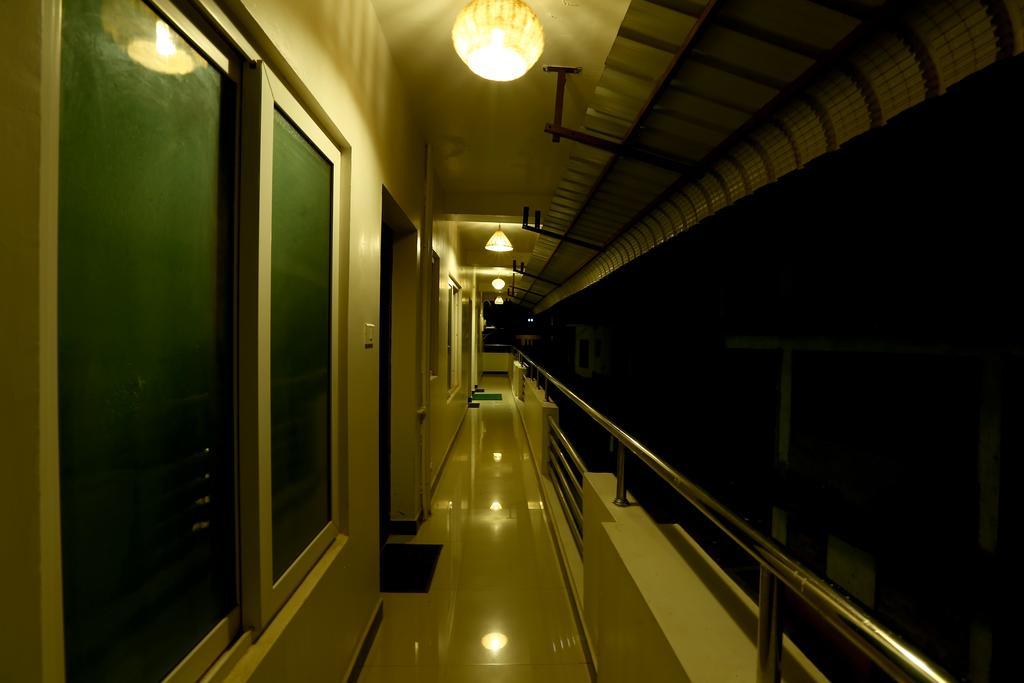 Hotel Al Woodlands Residency Ooty Esterno foto